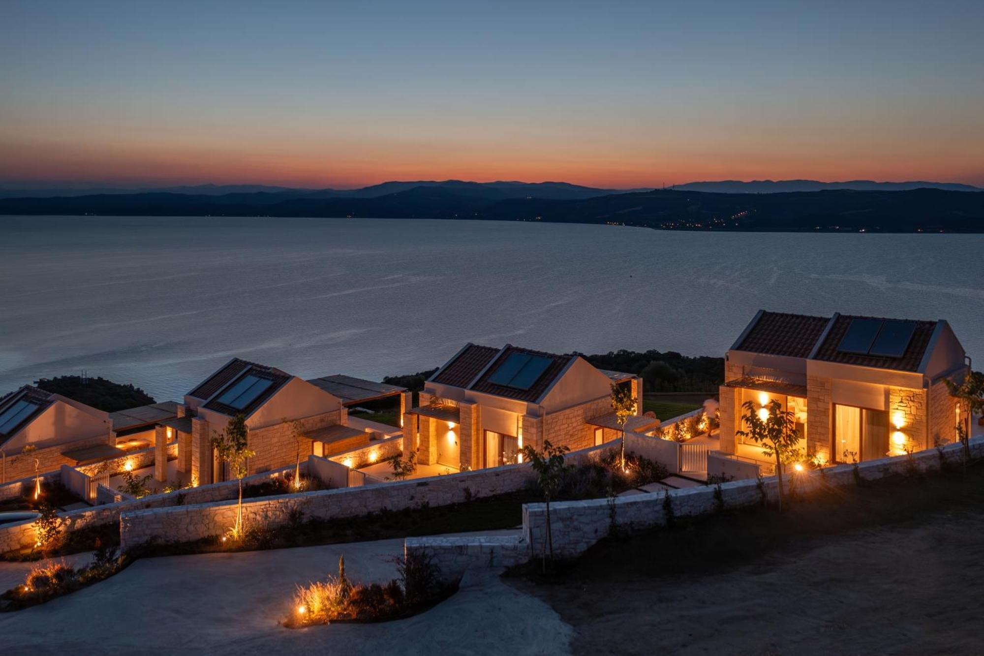 Sun Rise Villas 아몰리아니 외부 사진